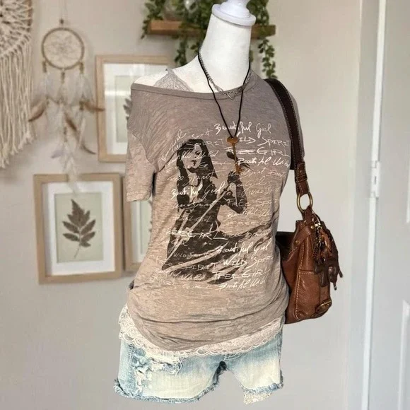 Y2K graphic tee, soft and vintage, grunge - Picture 2 of 7